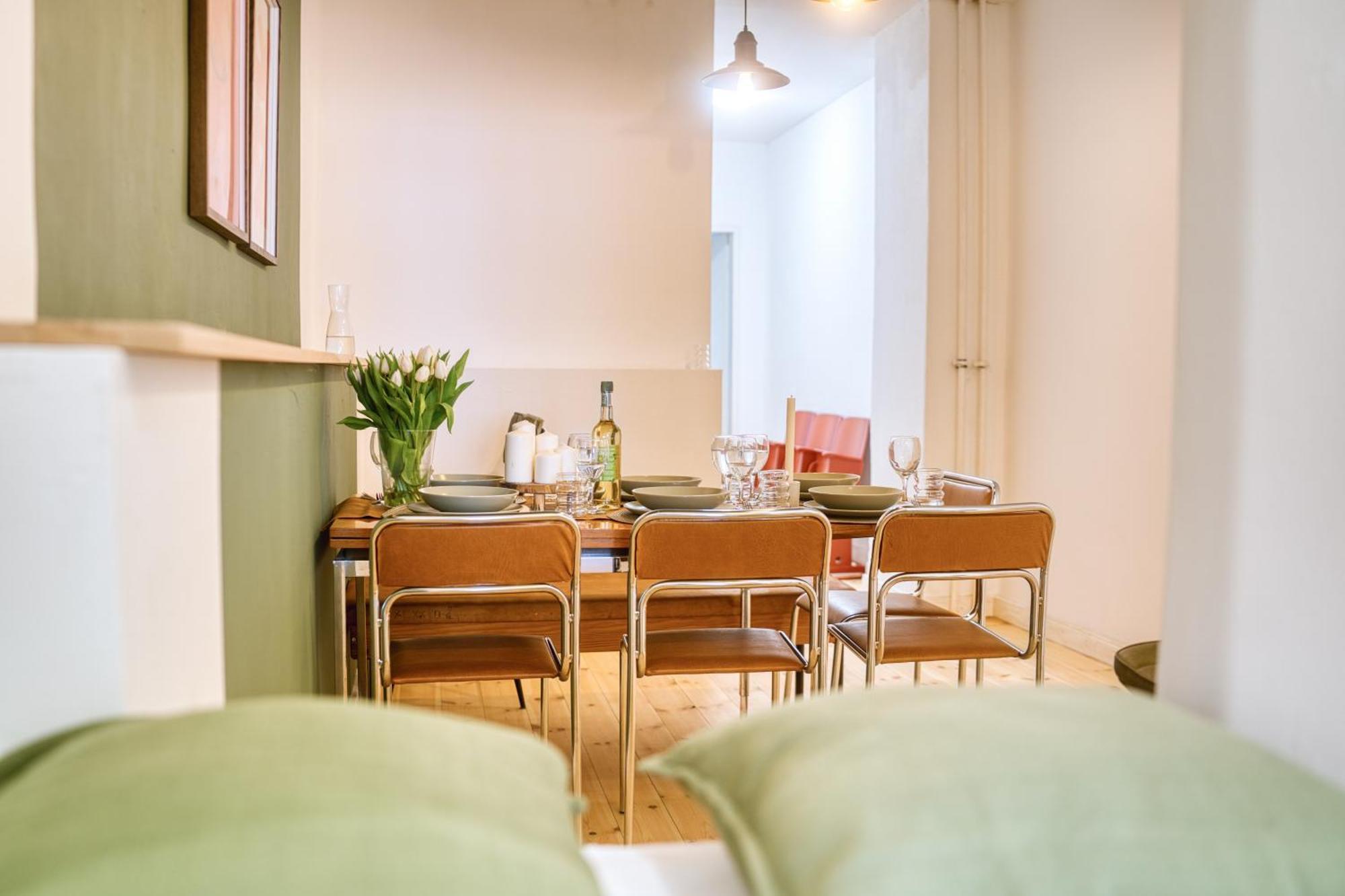 Apartment Mitten Im Kreuzberger Kiezleben - Geraeumig & - 3 Sz Auf 140qm *