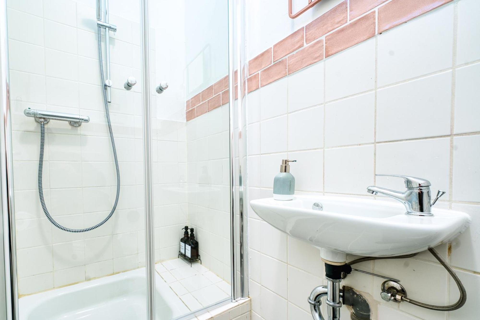 Apartment Mitten Im Kreuzberger Kiezleben - Geraeumig & - 3 Sz Auf 140qm Berlin